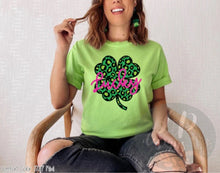 Load image into Gallery viewer, Pink Lucky Green Clover
