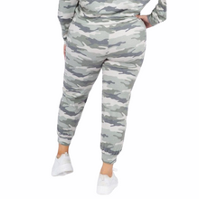 Load image into Gallery viewer, Camo Plus Size Jogger
